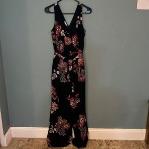 Maurice’s jumpsuit size medium